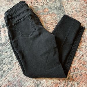 Black denim ankle length Womens size 6 jeans